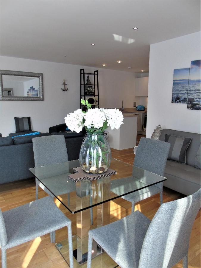 Seaview, Luxury Apartment, 2 Min Walk To Porth New Quay